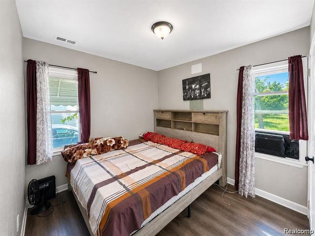 24895 Marigold Avenue, Warren, MI 48089