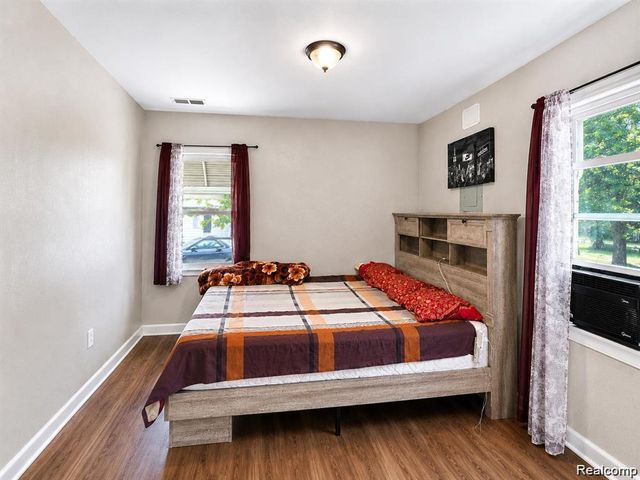 24895 Marigold Avenue, Warren, MI 48089