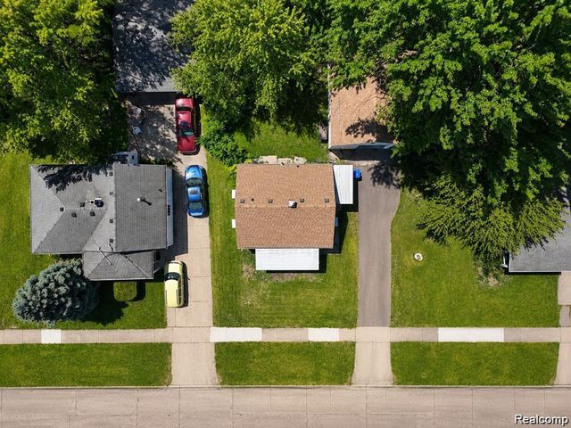 24895 Marigold Avenue, Warren, MI 48089