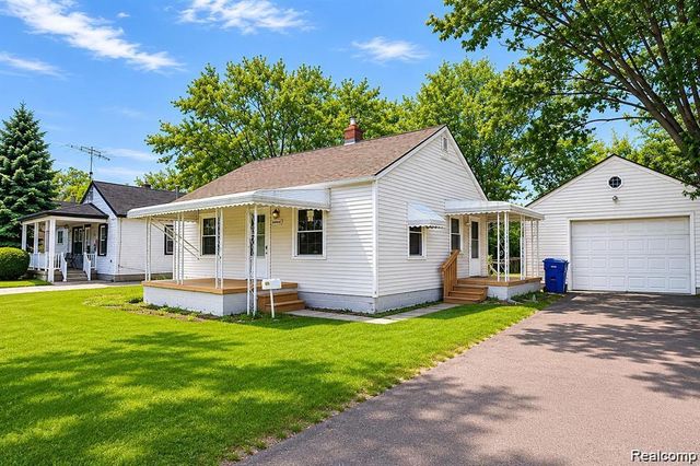 24895 Marigold Avenue, Warren, MI 48089