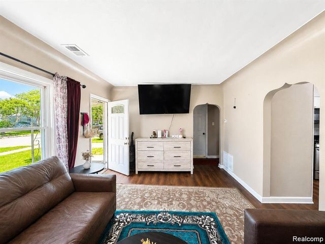 24895 Marigold Avenue, Warren, MI 48089