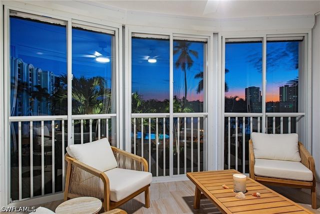 400 Park Shore DR 303, Naples, FL 34103