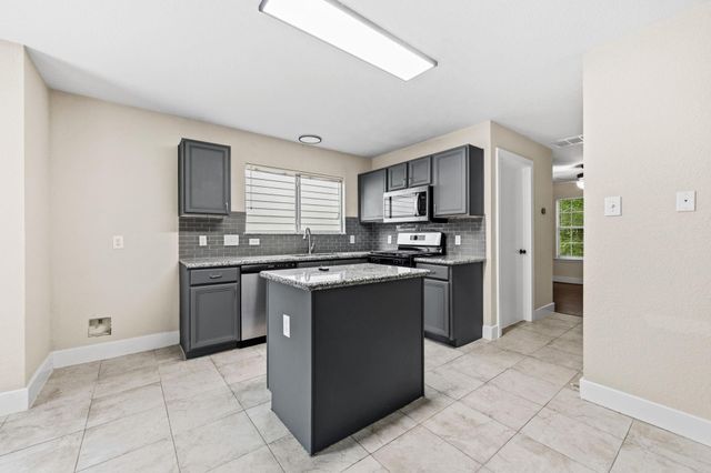 26853 Haileys Manor, Kingwood, TX 77339