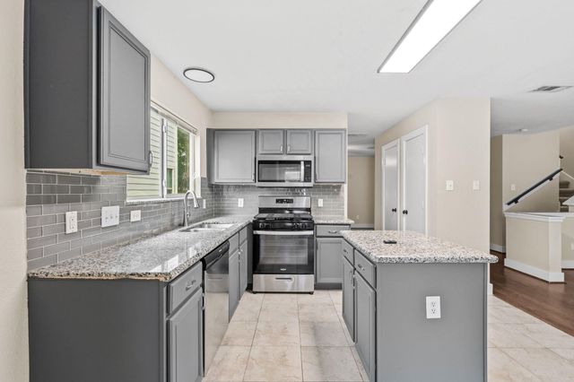 26853 Haileys Manor, Kingwood, TX 77339