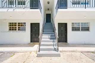 219 NW 10th Ave APT #4, Miami, FL 33128