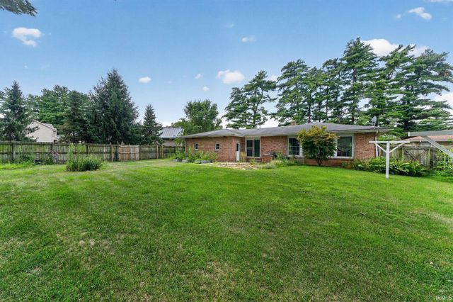 55880 River Shore Lane, Elkhart, IN 46516
