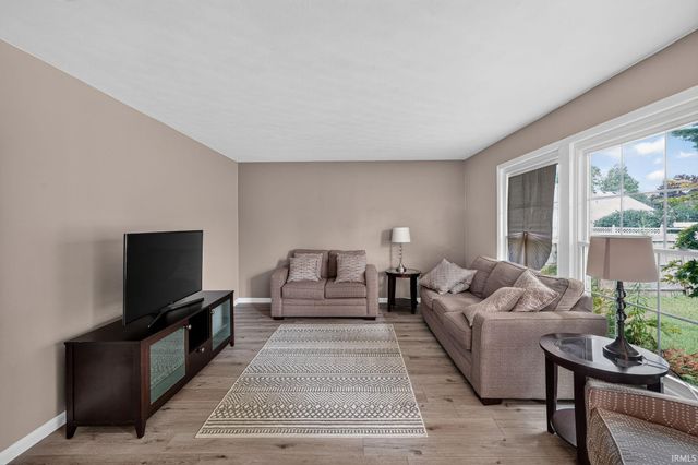 55880 River Shore Lane, Elkhart, IN 46516