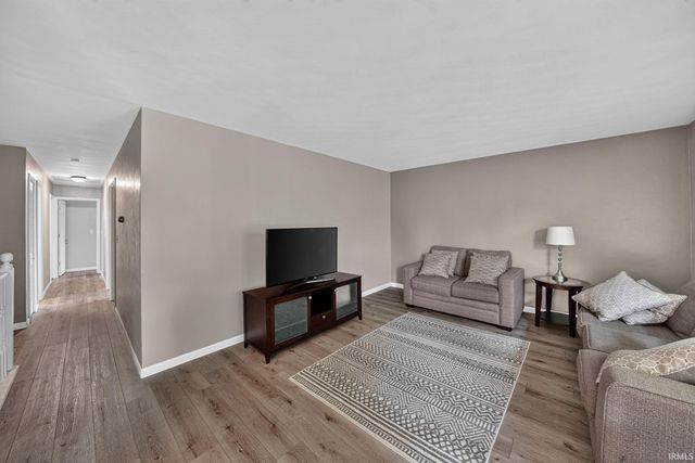 55880 River Shore Lane, Elkhart, IN 46516