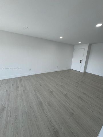 9280 fontainebleau blvd 403, Miami, FL 33172