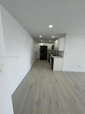 9280 fontainebleau blvd 403, Miami, FL 33172
