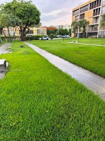 9280 fontainebleau blvd 403, Miami, FL 33172