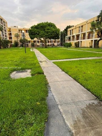 9280 fontainebleau blvd 403, Miami, FL 33172