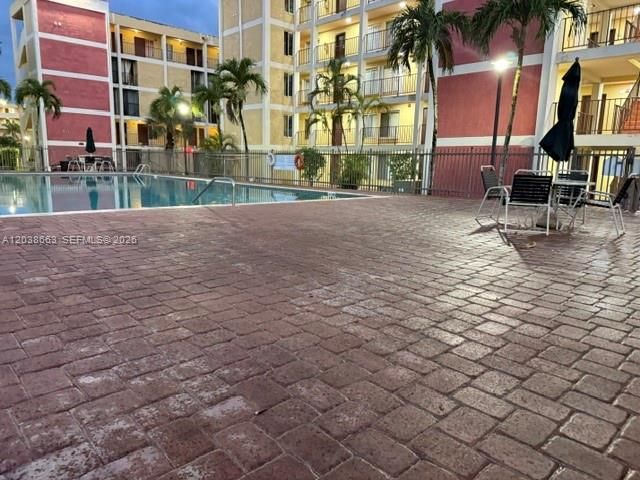 9280 fontainebleau blvd 403, Miami, FL 33172