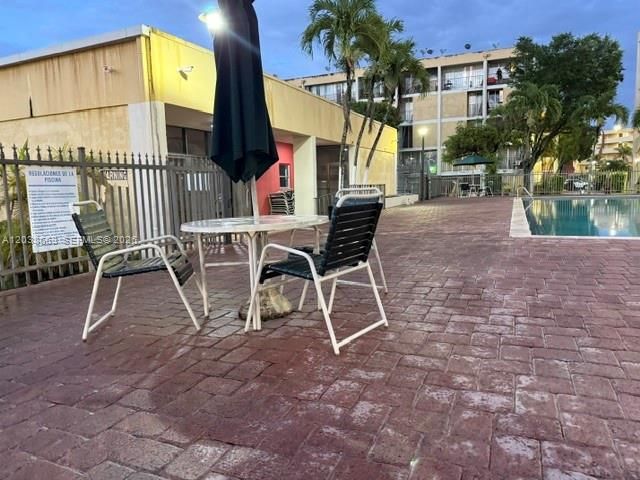 9280 fontainebleau blvd 403, Miami, FL 33172