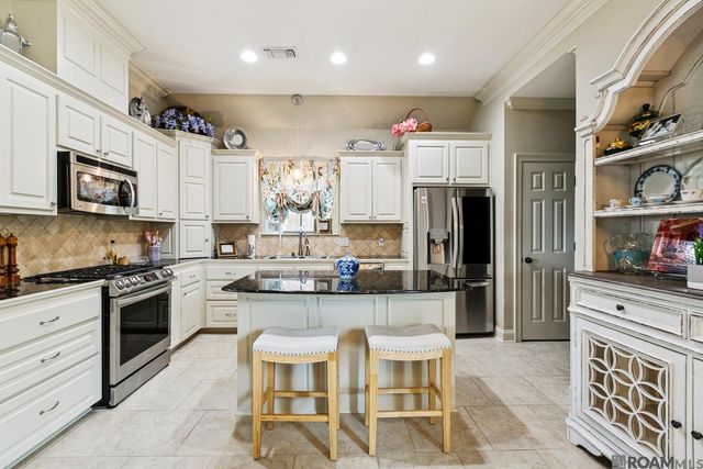 16490 Anna Belle Dr, Prairieville, LA 70769