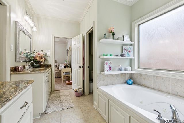 16490 Anna Belle Dr, Prairieville, LA 70769