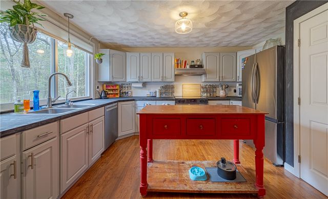 956 Reynolds Road, Glocester, RI 02814