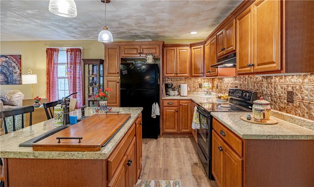 956 Reynolds Road, Glocester, RI 02814