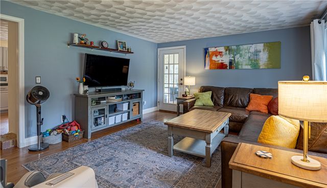 956 Reynolds Road, Glocester, RI 02814