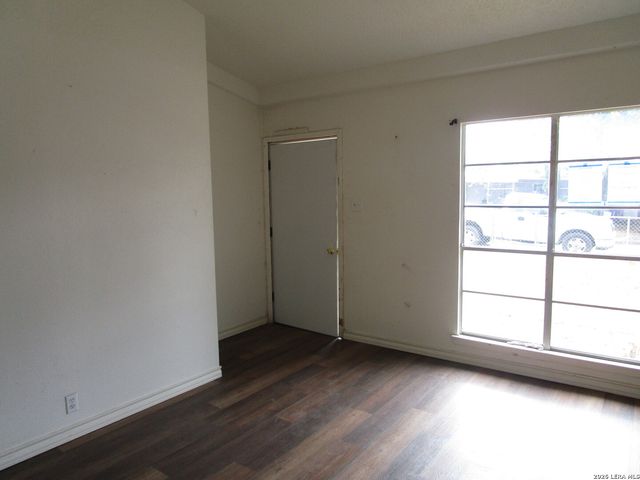 9330 CERRO VERDE DR, San Antonio, TX 78224