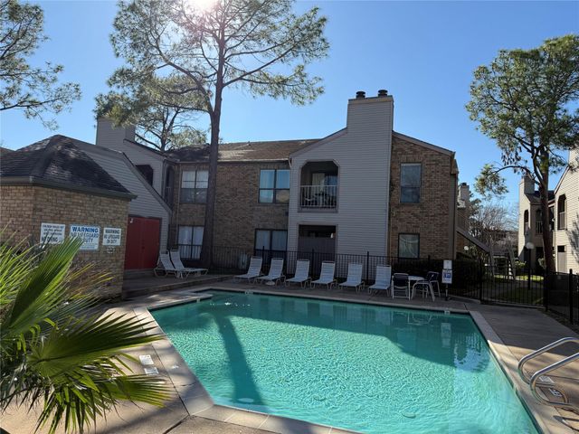 2025 Augusta Drive 207, Houston, TX 77057