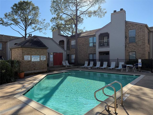 2025 Augusta Drive 207, Houston, TX 77057
