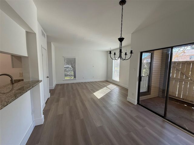 2025 Augusta Drive 207, Houston, TX 77057