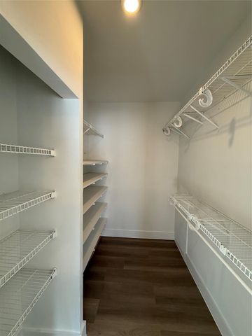 2025 Augusta Drive 207, Houston, TX 77057