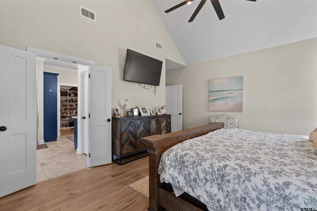 160 Chase Creek Dr. S, Henderson, TX 75654