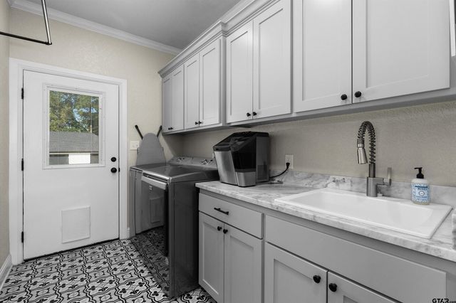 160 Chase Creek Dr. S, Henderson, TX 75654