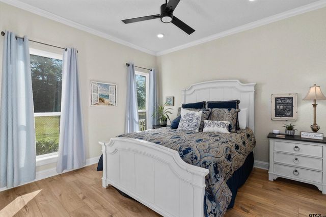 160 Chase Creek Dr. S, Henderson, TX 75654