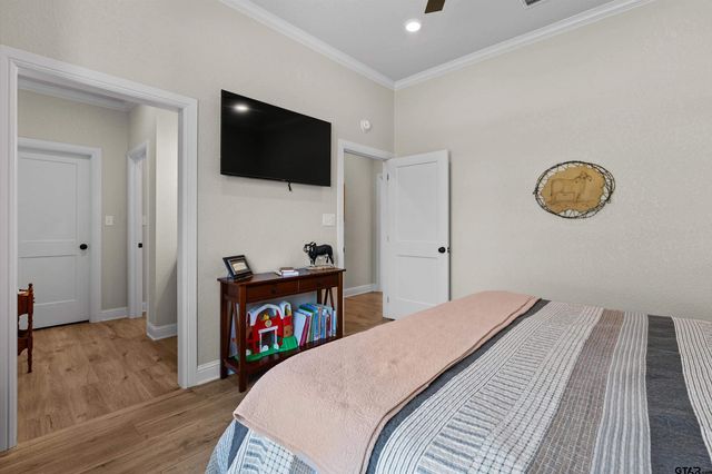 160 Chase Creek Dr. S, Henderson, TX 75654