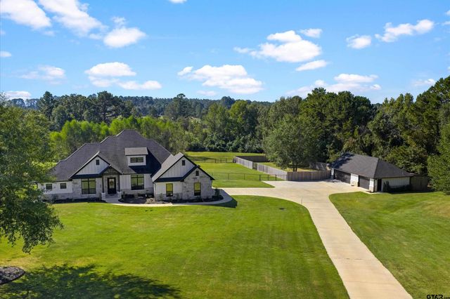 160 Chase Creek Dr. S, Henderson, TX 75654