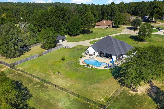 160 Chase Creek Dr. S, Henderson, TX 75654