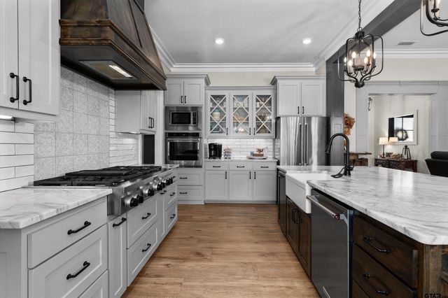 160 Chase Creek Dr. S, Henderson, TX 75654