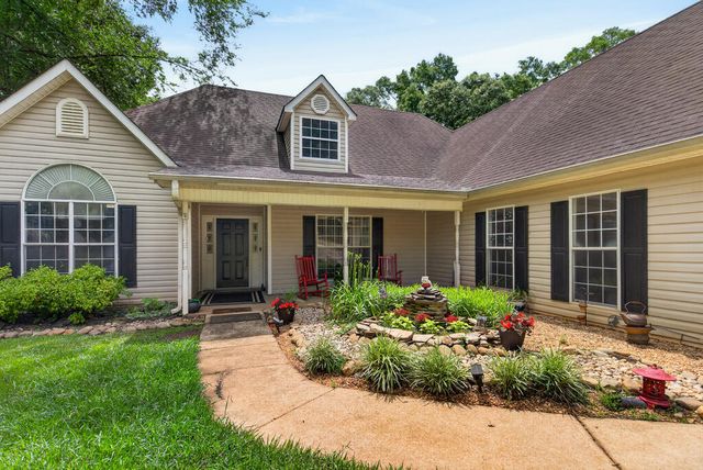 210 Old Pond Road, Lagrange, GA 30241