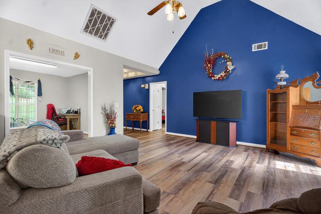 210 Old Pond Road, Lagrange, GA 30241