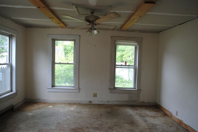 19 Pine Street, Rochester, NH 03867