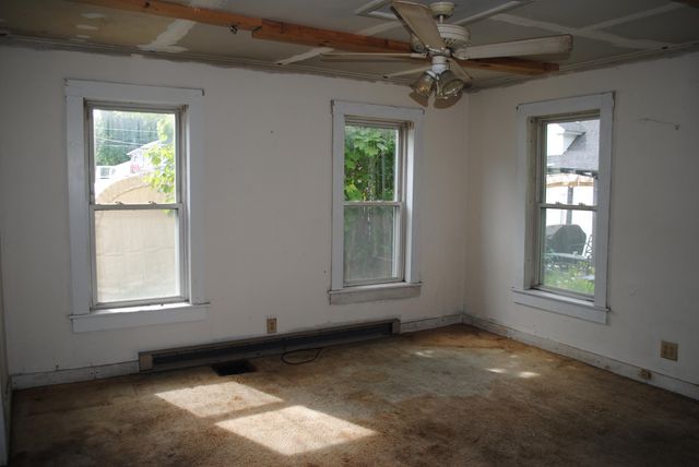 19 Pine Street, Rochester, NH 03867