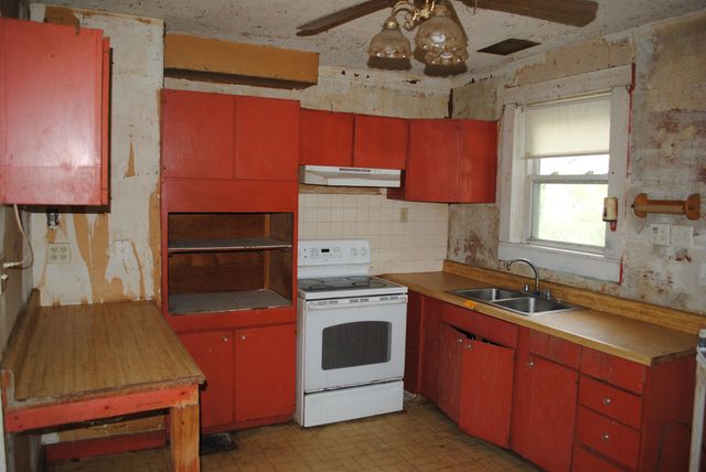 19 Pine Street, Rochester, NH 03867