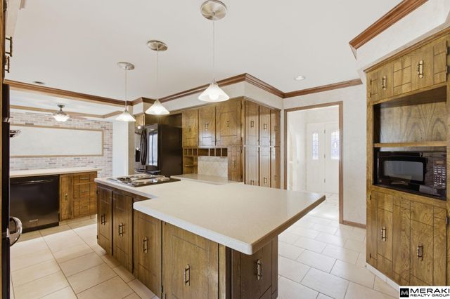 2008 S 146th Circle, Omaha, NE 68144