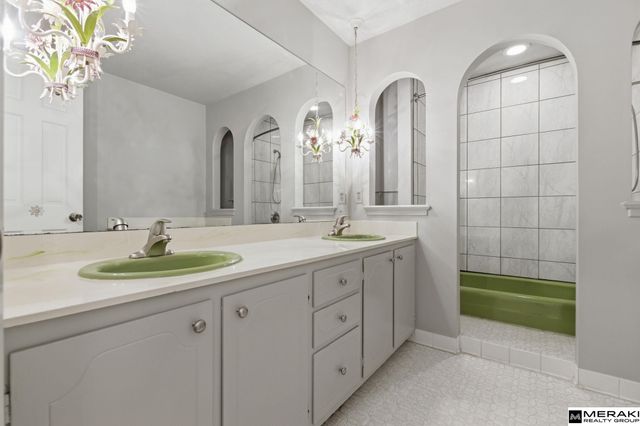 2008 S 146th Circle, Omaha, NE 68144