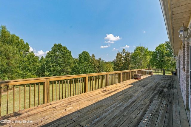 1196 Deerwood Dr, Coxs Creek, KY 40013