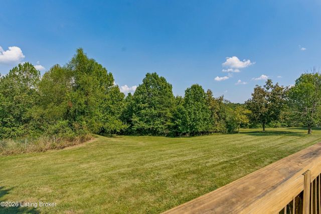 1196 Deerwood Dr, Coxs Creek, KY 40013