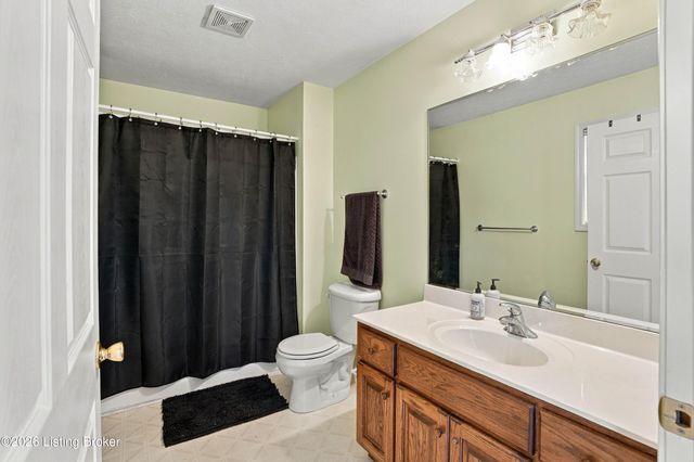 1196 Deerwood Dr, Coxs Creek, KY 40013