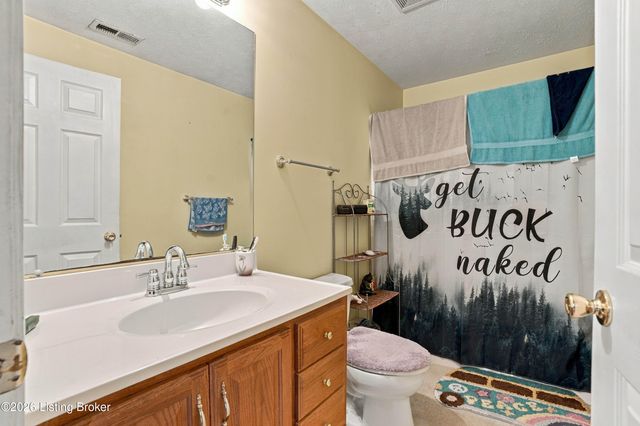 1196 Deerwood Dr, Coxs Creek, KY 40013
