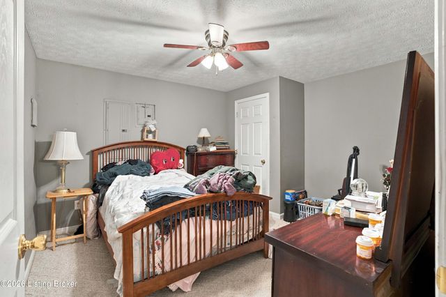 1196 Deerwood Dr, Coxs Creek, KY 40013