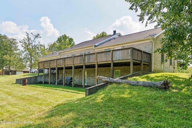 1196 Deerwood Dr, Coxs Creek, KY 40013