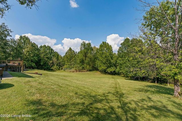 1196 Deerwood Dr, Coxs Creek, KY 40013