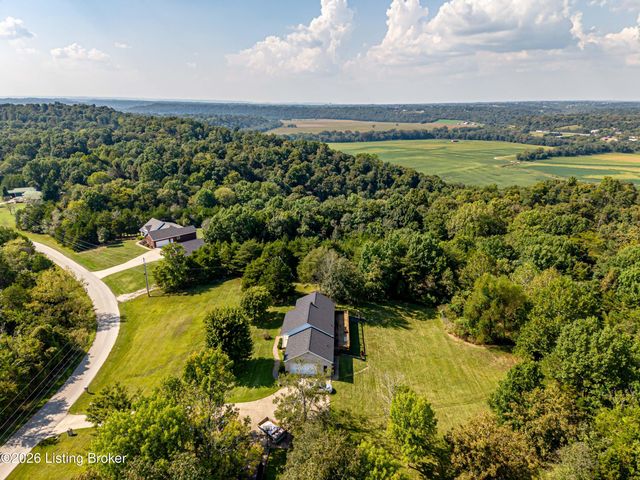 1196 Deerwood Dr, Coxs Creek, KY 40013